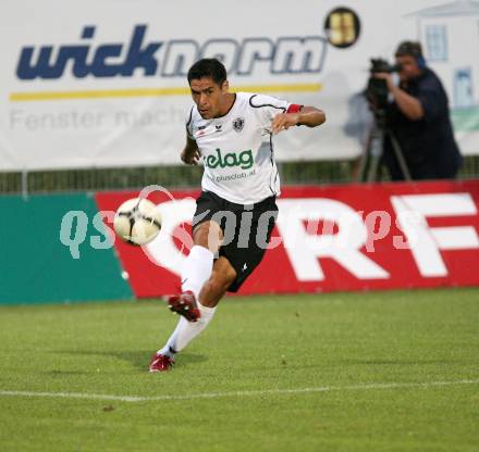 Fussball Bundesliga. SK Austria Kaernten gegen SV Josko Fenster Ried. Carlos Chaile (Kaernten). Wicknorm. ORF. Klagenfurt, am 22.7.2007.
Foto: Kuess
---
pressefotos, pressefotografie, kuess, qs, qspictures, sport, bild, bilder, bilddatenbank