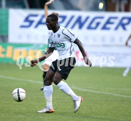 Fussball Bundesliga. SK Austria Kaernten gegen SV Josko Fenster Ried. Thierry Fidjeu Tazemeta (Kaernten). Springer. Klagenfurt, am 22.7.2007.
Foto: Kuess
---
pressefotos, pressefotografie, kuess, qs, qspictures, sport, bild, bilder, bilddatenbank