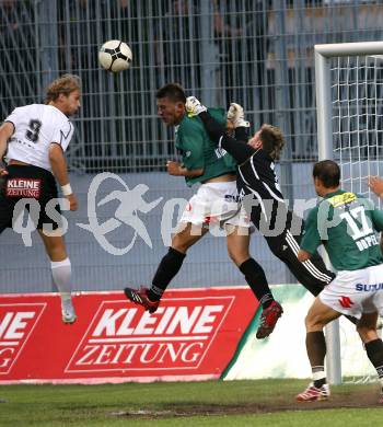 Fussball Bundesliga. SK Austria Kaernten gegen SV Josko Fenster Ried. Lukas Moessner (Kaernten), Bozo Kovacevic, Hans-Peter Berger (Ried). Klagenfurt, am 22.7.2007.
Foto: Kuess
---
pressefotos, pressefotografie, kuess, qs, qspictures, sport, bild, bilder, bilddatenbank