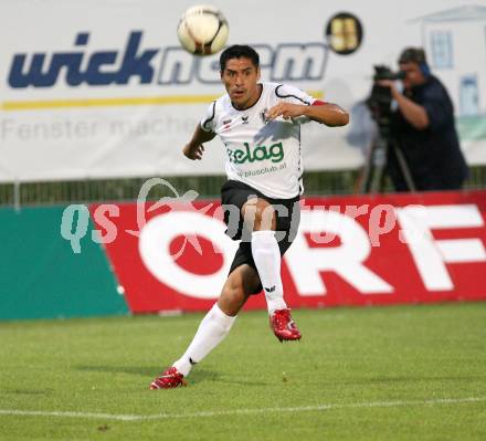 Fussball Bundesliga. SK Austria Kaernten gegen SV Josko Fenster Ried. Carlos Chaile (Kaernten). Wicknorm. ORF. Klagenfurt, am 22.7.2007.
Foto: Kuess
---
pressefotos, pressefotografie, kuess, qs, qspictures, sport, bild, bilder, bilddatenbank