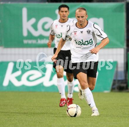 Fussball Bundesliga. SK Austria Kaernten gegen SV Josko Fenster Ried. Adam Lewon, Carlos Chaile (Kaernten). Kelag. Klagenfurt, am 22.7.2007.
Foto: Kuess
---
pressefotos, pressefotografie, kuess, qs, qspictures, sport, bild, bilder, bilddatenbank