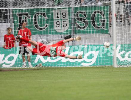 Fussball Bundesliga. SK Austria Kaernten gegen SV Josko Fenster Ried. 0:2 für Ried. Andreas Schranz (Kaernten) streckt sich vergeblich. Klagenfurt, am 22.7.2007.
Foto: Kuess
---
pressefotos, pressefotografie, kuess, qs, qspictures, sport, bild, bilder, bilddatenbank