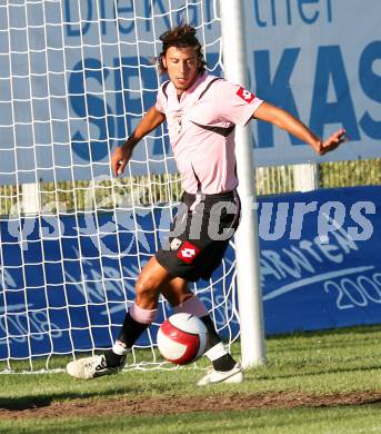 Fussball. Euro, EM 2008. Oesterreich am Ball. Testspiel FCK gegen US Palermo. Cristian Zaccardo (Palermo). Klagenfurt, am 25.7.2007.
Foto: Kuess
---
pressefotos, pressefotografie, kuess, qs, qspictures, sport, bild, bilder, bilddatenbank