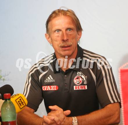 Fussball Bundesliga. Testspiel Hannover 96 gegen 1. FC Koeln. Trainer Christoph Daum (Koeln). Velden, am 24.7.2007.
Foto: Kuess
---
pressefotos, pressefotografie, kuess, qs, qspictures, sport, bild, bilder, bilddatenbank