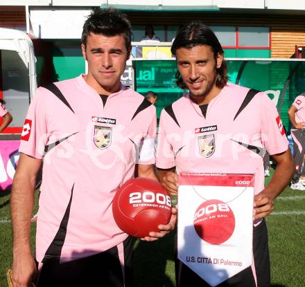 Fussball. Euro, EM 2008. Oesterreich am Ball. Testspiel FCK gegen US Palermo. Andreas Barzagli, Christian Zaccardo (Palermo). Klagenfurt, am 25.7.2007.
Foto: Kuess
---
pressefotos, pressefotografie, kuess, qs, qspictures, sport, bild, bilder, bilddatenbank