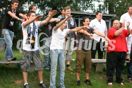 Fussball. OEFB Cup. Spittal gegen WAS/St. Andrae. Jubel bei den Spittaler Fans. Seeboden, am 27.7.2007.
Foto: Kuess
---
pressefotos, pressefotografie, kuess, qs, qspictures, sport, bild, bilder, bilddatenbank