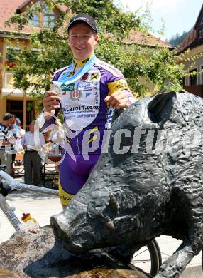 Radfahren. Olympia Silber. Empfang Marco Haller (RC Grafenstein). Marco Haller beim Eber der Gemeinde Eberstein. Eberstein, am 28.7.2007.
Foto: Kuess
---
pressefotos, pressefotografie, kuess, qs, qspictures, sport, bild, bilder, bilddatenbank