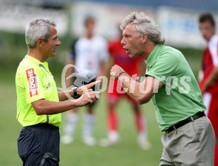 Fussball. OEFB Cup. Spittal gegen WAS/St. Andrae. Schiedsrichter Karl Stark, Trainer Peter Hrstic (WAC). Seeboden, am 27.7.2007.
Foto: Kuess
---
pressefotos, pressefotografie, kuess, qs, qspictures, sport, bild, bilder, bilddatenbank