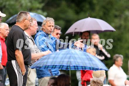 Fussball. OEFB Cup. Spittal gegen WAS/St. Andrae. Trainer Peter Hrstic (WAC) wurde von Schiedsrichter Karl Stark von der Trainerbank gejagt.  Seeboden, am 27.7.2007.
Foto: Kuess
---
pressefotos, pressefotografie, kuess, qs, qspictures, sport, bild, bilder, bilddatenbank