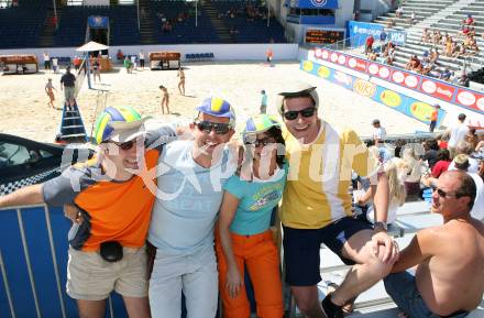 Beachvolleyball. Grand Slam. Fans. Klagenfurt, am 1.8.2007.
Foto: Kuess
---
pressefotos, pressefotografie, kuess, qs, qspictures, sport, bild, bilder, bilddatenbank