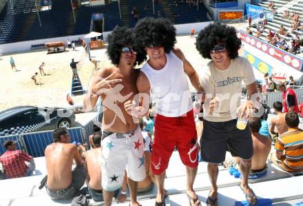 Beachvolleyball. Grand Slam. Zuschauer. Klagenfurt, am 1.8.2007.
Foto: Kuess
---
pressefotos, pressefotografie, kuess, qs, qspictures, sport, bild, bilder, bilddatenbank