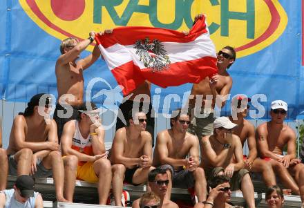 Beachvolleyball. Grand Slam. Fans. Klagenfurt, am 2.8.2007.
Foto: Kuess
---
pressefotos, pressefotografie, kuess, qs, qspictures, sport, bild, bilder, bilddatenbank