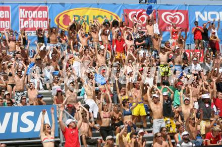 Beachvolleyball. Grand Slam. Fans. Klagenfurt, am 2.8.2007.
Foto: Kuess
---
pressefotos, pressefotografie, kuess, qs, qspictures, sport, bild, bilder, bilddatenbank