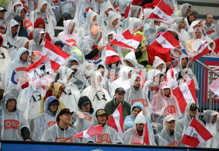 Beachvolleyball. Grand Slam. Fans. Klagenfurt, am 3.8.2007.
Foto: Kuess 
---
pressefotos, pressefotografie, kuess, qs, qspictures, sport, bild, bilder, bilddatenbank