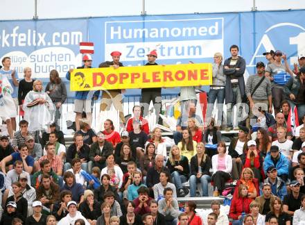 Beachvolleyball. Grand Slam. Fans. Klagenfurt, am 3.8.2007.
Foto: Kuess
---
pressefotos, pressefotografie, kuess, qs, qspictures, sport, bild, bilder, bilddatenbank