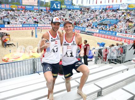 Beachvolleyball. Grand Slam. Doppler Clemens, Ex-Stadtrat Dieter Jandl, Gartmayer Peter(Oesterreich). Klagenfurt, am 3.8.2007.
Foto: Kuess
---
pressefotos, pressefotografie, kuess, qs, qspictures, sport, bild, bilder, bilddatenbank