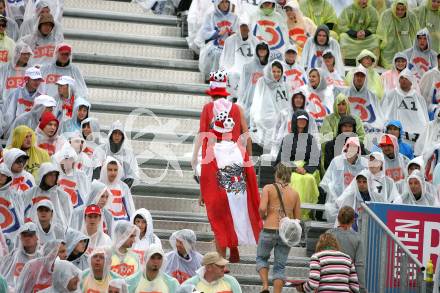 Beachvolleyball. Grand Slam. Fans. Klagenfurt, am 3.8.2007.
Foto: Kuess 
---
pressefotos, pressefotografie, kuess, qs, qspictures, sport, bild, bilder, bilddatenbank