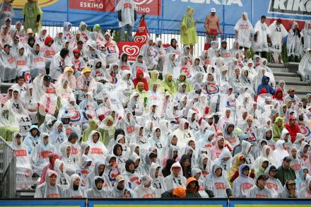 Beachvolleyball. Grand Slam. Fans. Klagenfurt, am 1.8.2007.
Foto: Kuess 
---
pressefotos, pressefotografie, kuess, qs, qspictures, sport, bild, bilder, bilddatenbank