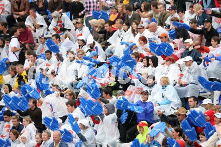 Beachvolleyball. Grand Slam. Fans. Klagenfurt, am 3.8.2007.
Foto: Kuess
---
pressefotos, pressefotografie, kuess, qs, qspictures, sport, bild, bilder, bilddatenbank