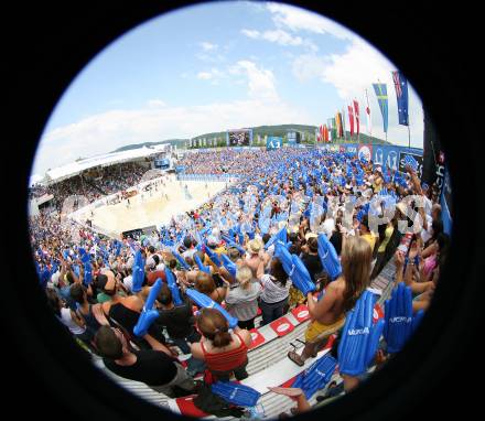 Beachvolleyball. Grand Slam. Fans. Klagenfurt, am 4.8.2007.
Foto: Kuess
---
pressefotos, pressefotografie, kuess, qs, qspictures, sport, bild, bilder, bilddatenbank