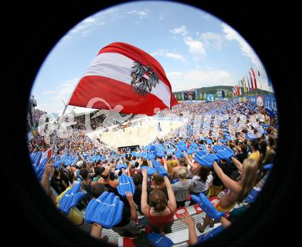 Beachvolleyball. Grand Slam. Fans. Klagenfurt, am 4.8.2007.
Foto: Kuess
---
pressefotos, pressefotografie, kuess, qs, qspictures, sport, bild, bilder, bilddatenbank