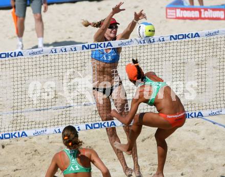 Beachvolleyball. Grand Slam. Siegerehrung. Juliana, Franca (Brasielien), Kerri Walsh,  (USA),. Klagenfurt, am 4.8.2007.
Foto: Kuess 
---
pressefotos, pressefotografie, kuess, qs, qspictures, sport, bild, bilder, bilddatenbank