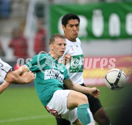 Fussball Bundesliga. Austria Kaernten gegen Mattersburg. Carlos Chaile (Kaernten), Michael Moerz (Mattersburg). Klagenfurt, am 11.8.2007.
Foto: Kuess
---
pressefotos, pressefotografie, kuess, qs, qspictures, sport, bild, bilder, bilddatenbank