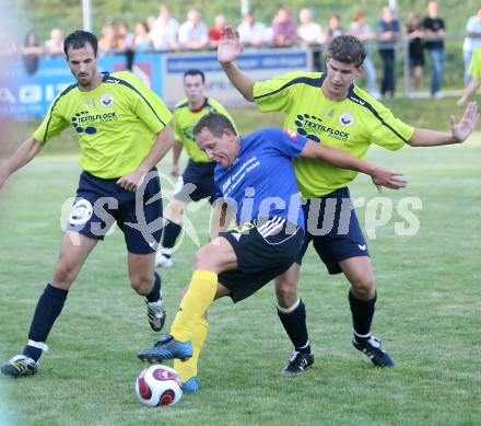 Fussball Unterliga Ost. Wolfgang Modritsch, Christian Klinar (Ludmannsdorf), Mario Frank (Koettmannsdorf). Ludmannsdorf, am 15.8.2007.
Foto: Kuess
---
pressefotos, pressefotografie, kuess, qs, qspictures, sport, bild, bilder, bilddatenbank