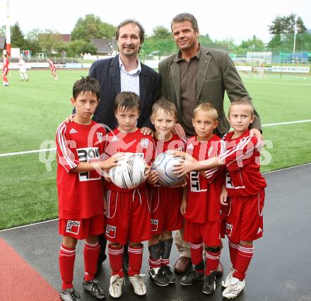 Fussball. Regionalliga. SV Spittal Stadioneroeffnung.  Sportlandesrat Wolfgang Schantl,  Buergermeister Gerhard Koefer, Nachwuchskicker. Spittal, am 14.8.2007.
Foto: Kuess
---
pressefotos, pressefotografie, kuess, qs, qspictures, sport, bild, bilder, bilddatenbank