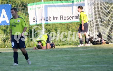 Fussball Unterliga Ost. Enttaeuschung. Ludmannsdorf, am 15.8.2007.
Foto: Kuess
---
pressefotos, pressefotografie, kuess, qs, qspictures, sport, bild, bilder, bilddatenbank