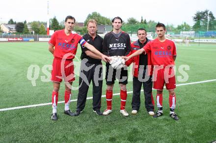 Fussball. Regionalliga. SV Spittal Stadioneroeffnung. Daniel Trupp, Trainer Sepp Rabitsch, Stefan Takats, Trainer Suvad Rovcanin, Hannes Truskaller. Spittal, am 14.8.2007.
Foto: Kuess
---
pressefotos, pressefotografie, kuess, qs, qspictures, sport, bild, bilder, bilddatenbank