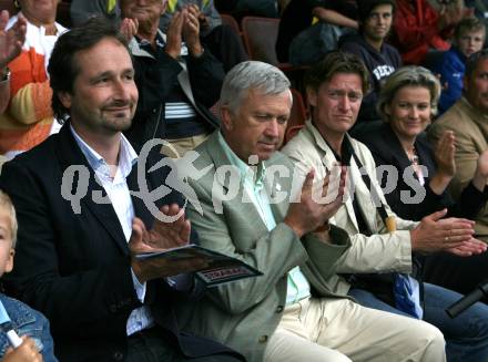 Fussball. Regionalliga. SV Spittal Stadioneroeffnung. Sportlandesrat Wolfgang Schantl, Thomas Partl (Praesident KFV). Spittal, am 14.8.2007.
Foto: Kuess
---
pressefotos, pressefotografie, kuess, qs, qspictures, sport, bild, bilder, bilddatenbank