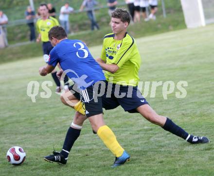 Fussball Unterliga Ost. Christian Klinar (Ludmannsdorf), Mario Frank (Koettmannsdorf). Ludmannsdorf, am 15.8.2007.
Foto: Kuess
---
pressefotos, pressefotografie, kuess, qs, qspictures, sport, bild, bilder, bilddatenbank