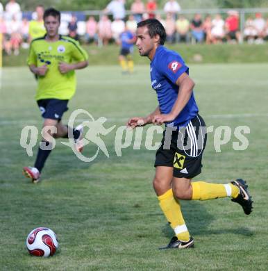 Fussball Unterliga Ost. Florian Kogler (Koettmannsdorf). Ludmannsdorf, am 15.8.2007.
Foto: Kuess
---
pressefotos, pressefotografie, kuess, qs, qspictures, sport, bild, bilder, bilddatenbank