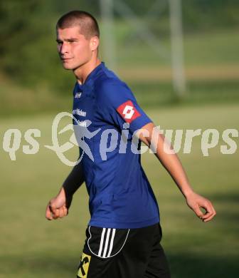 Fussball Unterliga Ost. Mario Krall (Koettmannsdorf). Ludmannsdorf, am 15.8.2007.
Foto: Kuess
---
pressefotos, pressefotografie, kuess, qs, qspictures, sport, bild, bilder, bilddatenbank