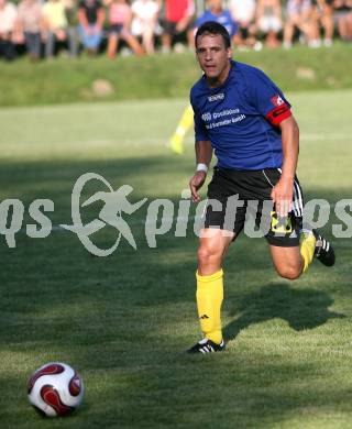 Fussball Unterliga Ost. Rene Primig (Koettmannsdorf). Ludmannsdorf, am 15.8.2007.
Foto: Kuess
---
pressefotos, pressefotografie, kuess, qs, qspictures, sport, bild, bilder, bilddatenbank