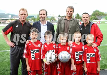 Fussball. Regionalliga. SV Spittal Stadioneroeffnung. Trainer Sepp Rabitsch, Sportlandesrat Wolfgang Schantl,  Buergermeister Gerhard Koefer,  Trainer Suvad Rovcanin, Nachwuchskicker. Spittal, am 14.8.2007.
Foto: Kuess
---
pressefotos, pressefotografie, kuess, qs, qspictures, sport, bild, bilder, bilddatenbank