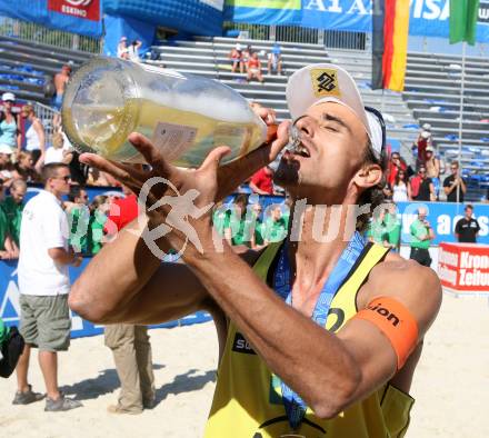 Beachvolleyball. Grand Slam. Siegerehrung.  Costa Santos Ricardo (BRA). Klagenfurt, 5.8.2007
Foto: Kuess
---
pressefotos, pressefotografie, kuess, qs, qspictures, sport, bild, bilder, bilddatenbank