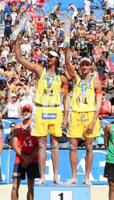 Beachvolleyball. Grand Slam. Siegerehrung.  Emanuel Rego, Costa Santos Ricardo (BRA). Klagenfurt, 5.8.2007
Foto: Kuess
---
pressefotos, pressefotografie, kuess, qs, qspictures, sport, bild, bilder, bilddatenbank