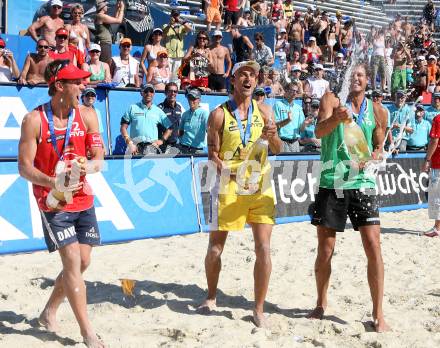 Beachvolleyball. Grand Slam. Siegerehrung.  Klemperer David (Deutschland), Costa Santos Ricardo (BRA), Nummerdor Reinder (NED). Klagenfurt, 5.8.2007
Foto: Kuess
---
pressefotos, pressefotografie, kuess, qs, qspictures, sport, bild, bilder, bilddatenbank