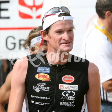 Laufen. Kaernten laeuft. Halbmarathon. Von Velden nach Klagenfurt. Zieleinlauf. Hannes Hempel (Oesterreich).Klagenfurt, am 19.8.2007.
Foto: Kuess
---
pressefotos, pressefotografie, kuess, qs, qspictures, sport, bild, bilder, bilddatenbank