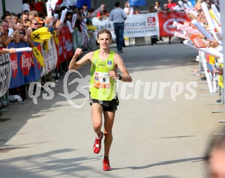 Laufen. Kaernten laeuft. Halbmarathon. Von Velden nach Klagenfurt. Zieleinlauf. Markus Hohenwarter (Oesterreich). Klagenfurt, am 19.8.2007.
Foto: Kuess
---
pressefotos, pressefotografie, kuess, qs, qspictures, sport, bild, bilder, bilddatenbank