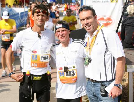 Laufen. Kaernten laeuft. Halbmarathon. Von Velden nach Klagenfurt. Zieleinlauf. Michael Buchleitner, Andi Goldberger, Michael Kummerer. Klagenfurt, am 19.8.2007.
Foto: Kuess
---
pressefotos, pressefotografie, kuess, qs, qspictures, sport, bild, bilder, bilddatenbank