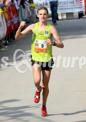 Laufen. Kaernten laeuft. Halbmarathon. Von Velden nach Klagenfurt. Zieleinlauf. Markus Hohenwarter (Oesterreich). Klagenfurt, am 19.8.2007.
Foto: Kuess
---
pressefotos, pressefotografie, kuess, qs, qspictures, sport, bild, bilder, bilddatenbank