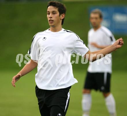 Fussball Rgionalliga. Feldkirchen gegen Bleiburg. Christopher Sallinger (Bleiburg). Feldkirchen, am 24.8.2007.
Foto: Kuess
---
pressefotos, pressefotografie, kuess, qs, qspictures, sport, bild, bilder, bilddatenbank