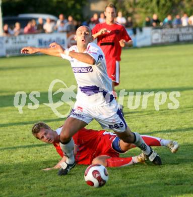 Fussball Regionalliga. SAK gegen Spittal. Senad Tiganj (SAK), Johannes Isopp (Spittal). Klagenfurt, am 25.8.2007.
Foto: Kuess 
---
pressefotos, pressefotografie, kuess, qs, qspictures, sport, bild, bilder, bilddatenbank