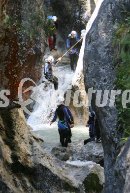 Eishockey. Teambuilding KAC. Canyoning. Ainet, am 26.8.2007.
Foto: Kuess
---
pressefotos, pressefotografie, kuess, qs, qspictures, sport, bild, bilder, bilddatenbank