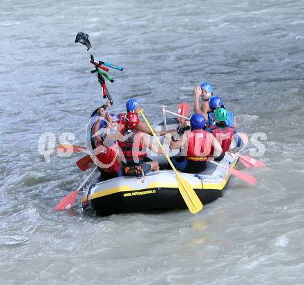 Eishockey. Teambuilding KAC. Rafting. Ainet, am 26.8.2007.
Foto: Kuess
---
pressefotos, pressefotografie, kuess, qs, qspictures, sport, bild, bilder, bilddatenbank