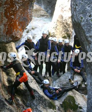 Eishockey. Teambuilding KAC. Canyoning. Ainet, am 26.8.2007.
Foto: Kuess
---
pressefotos, pressefotografie, kuess, qs, qspictures, sport, bild, bilder, bilddatenbank