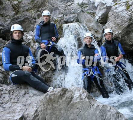 Eishockey. Teambuilding KAC. Hannes Enzenhofer, Johannes Kirisits, Jeff Tory, Johannes Reichel. Lienz, am 26.8.2007.
Foto: Kuess
---
pressefotos, pressefotografie, kuess, qs, qspictures, sport, bild, bilder, bilddatenbank